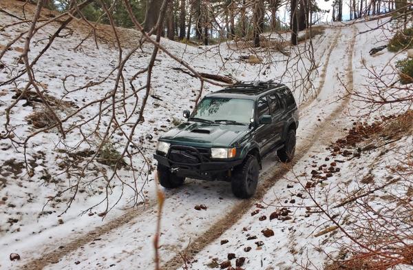 Late snow flurry April 23, 2015
