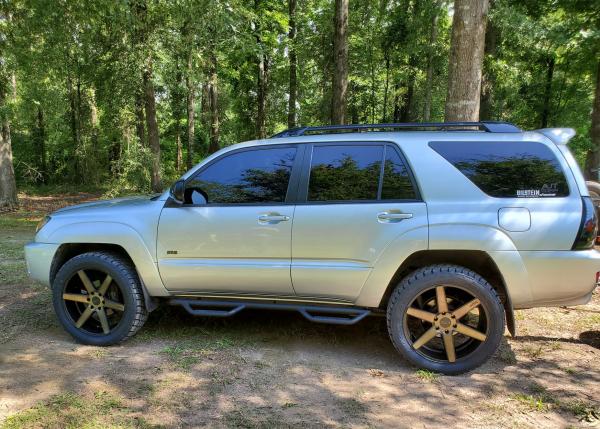 Lift and tires/rims
Bilsteins 5100s with FJ rear springs. 
285/40r22 with terra grapplers