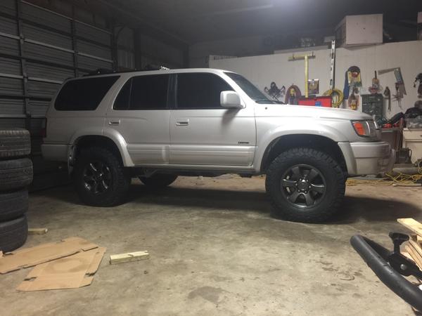 Lifted ome 881/906 rolling on 275-75-17 bfg at ko2s and yes those are 4th gen sport wheels painted duplicolor graphite