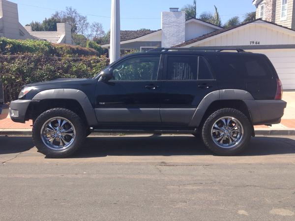 maxtrac spindles & 305/55/20 tires. Bumper got chopped way to much