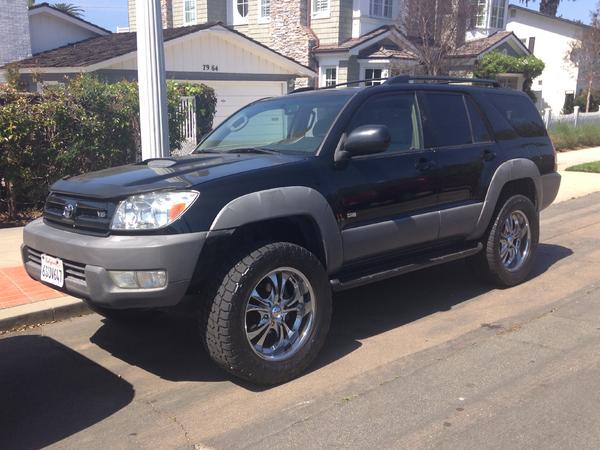 maxtrac spindles & 305/55/20 tires. Bumper got chopped way to much