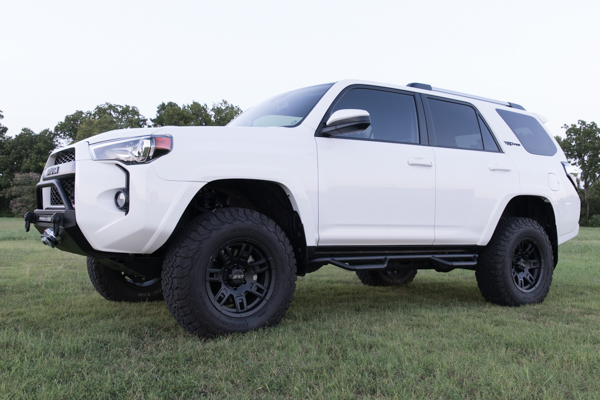 Mickey Thompson Sidebiter II (17x9) with BFG KO2s (285/70-17)