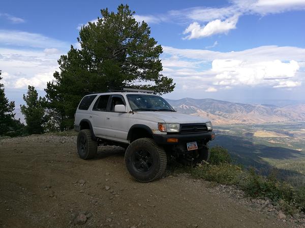 Morgan Overlook on top of Farmington Canyon