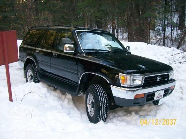 Mt. Lemmon, Tucson Az, very first 4x engagement when I bought the runner.. not enough snow was all I could think.. and that was on 225/75/15////lol