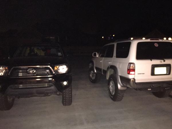 My buddies Tacoma, running pretty close to the same setup
