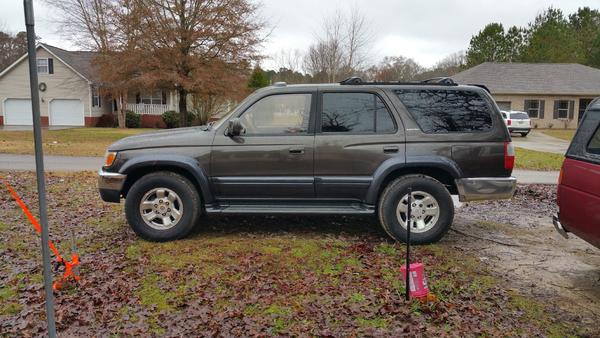 My new (to me) '98 4Runner Limited.