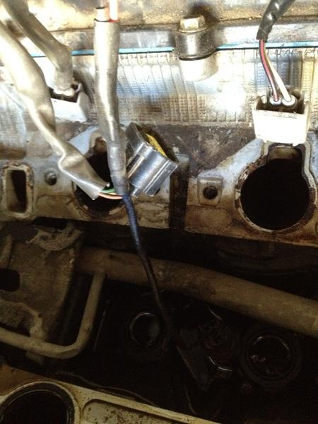 My wire does not have an upper connector. Not sure if that was a "Patch" but it is not there.