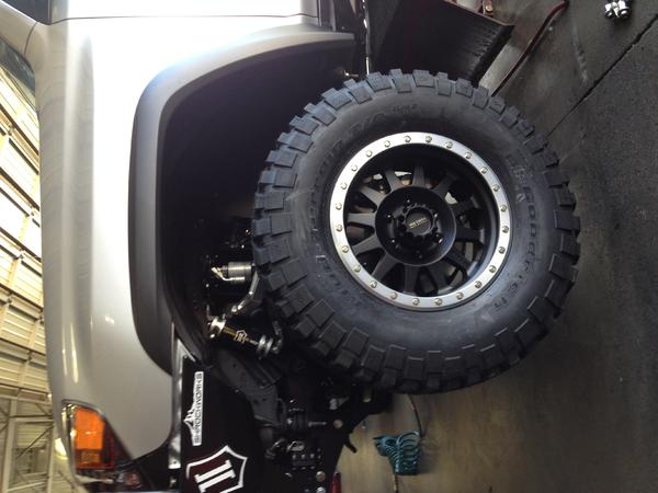 New BFG 305/70/17 Mud terrain KM2