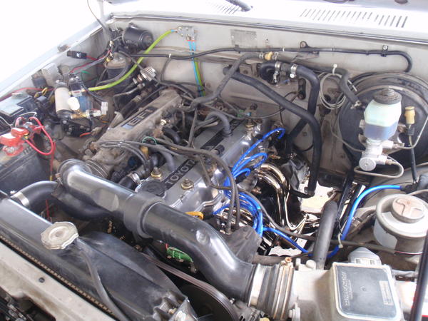 New engine. 22RE bored .020 over, engbldr.com cylinder head with oversized stainless valves, Low Range off road 291 "crawler" camshaft, Northwest off 