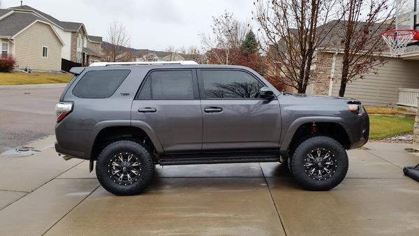New Fuel throttle wheels and 285's Toyo Open Country AT II