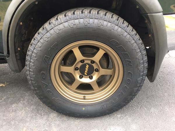 New Konig 17 X 8  265 70 17 TOYO AT's