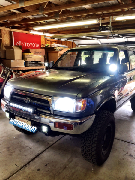 New light bar, and cubes on CBI ditch light mounts.