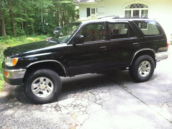 New tires and no running boards. Cooper discoverer at3 265/70/16 tires.