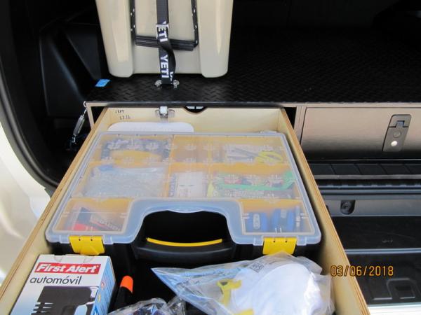 Note the tension roller on the drawer. this is so the drawer stays open on slit declines till I push it shut