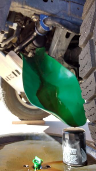 Oil change with funnel