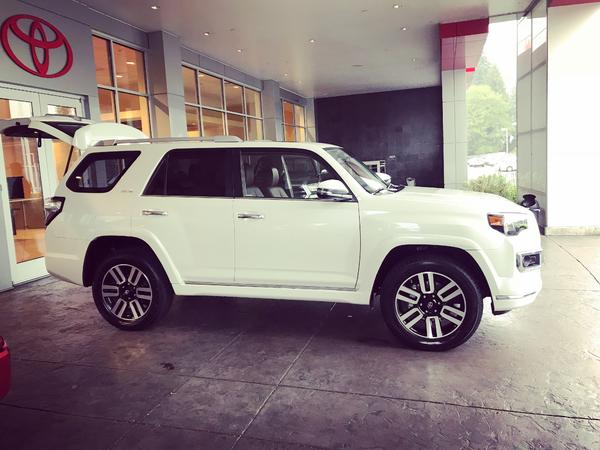 Paloma fresh off the floor- 2018 limited 4Runner/ Redwood interior