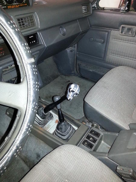 phone pic 1 27 13 002 Skull shift knob