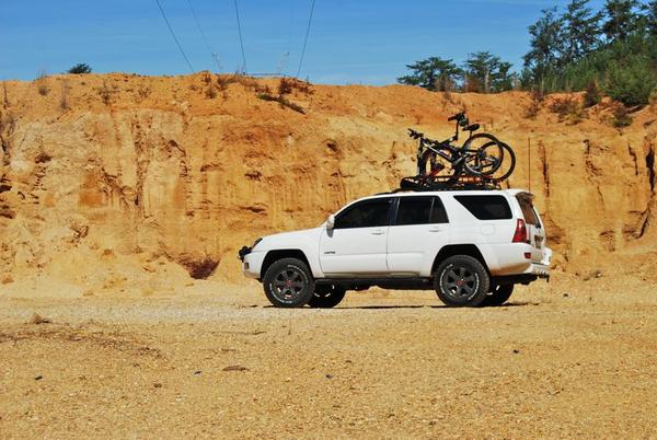 Photo oppurtunity at some dirt pits near Deerlick Park, Tuscaloosa, AL