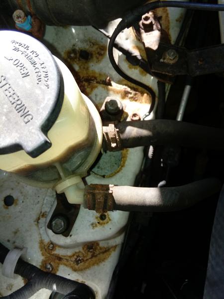 power steering fluid reservior hose clamp rusted