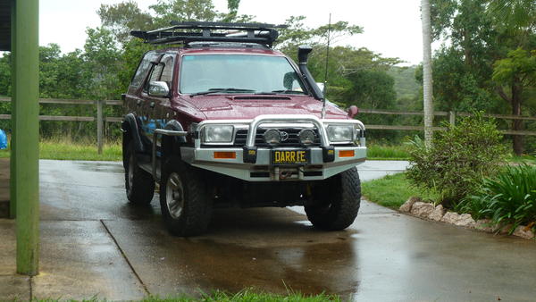 Rainy miserable cold day when I visited my friends farm, but the KZN130 still looked nice in the rain.