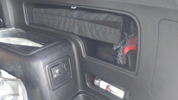 Rear storage hatch 1