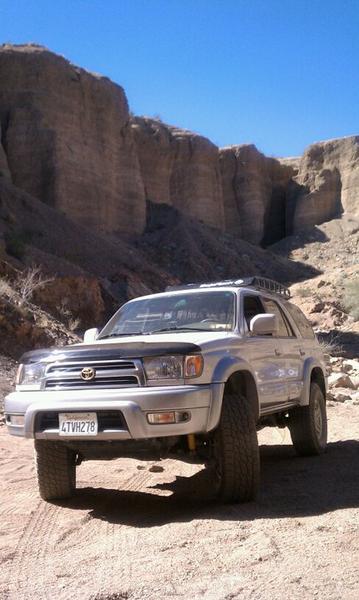 Red Canyon Trail by Chiraco Summit