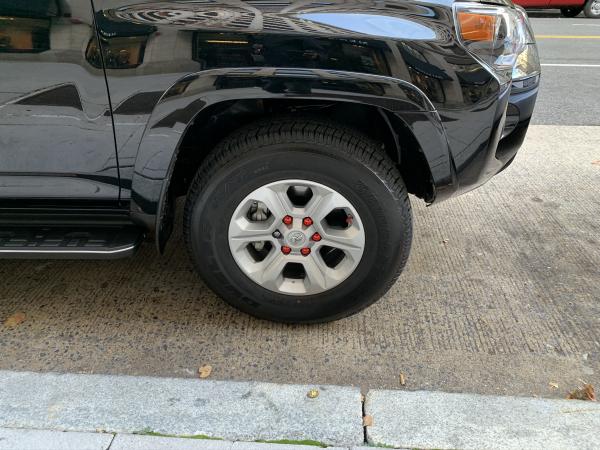 Red lug covers
Photo: 11/23/2019 © KazuriSana