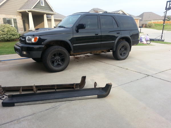 Removed those bulky running boards for some more clearance and a higher appearance!