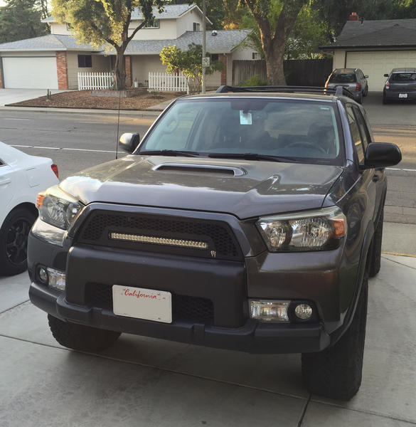Rigid LED light bar and grill