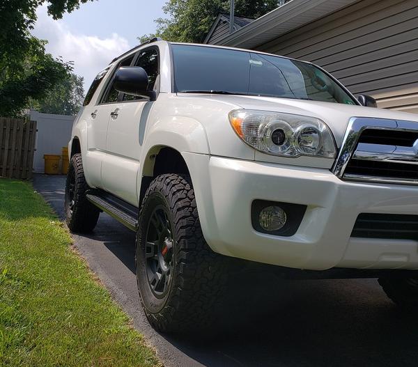 Runner TRD Wheels CornerView WebEdit