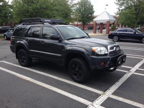 Running boards removed with leveling kit installed.