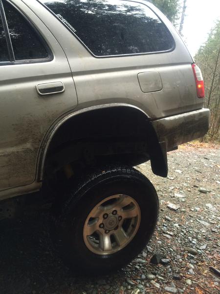 she has a bit of flex - not bad for the sway bars still in.