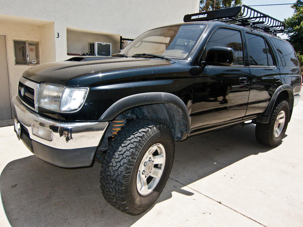 She's ready for a new rear diff - eLocker axle swap...