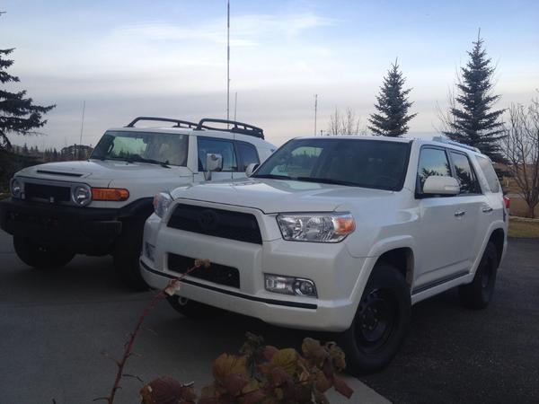 Sis's 4runner limited with winter wheels.  Some blackout done, getting FJ wheels.