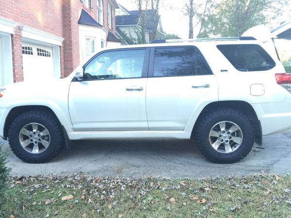 Spacers off, BFG KO2s on. 275/70/17 on stock SR5 wheels. Roof rack is next.