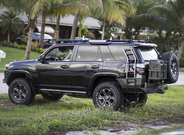 Sporting the new Southern Style Speed Prototype Rear End for 5th Gen 4Runners. 

1.) yes it has room for independent frame flexing so the bumper and t