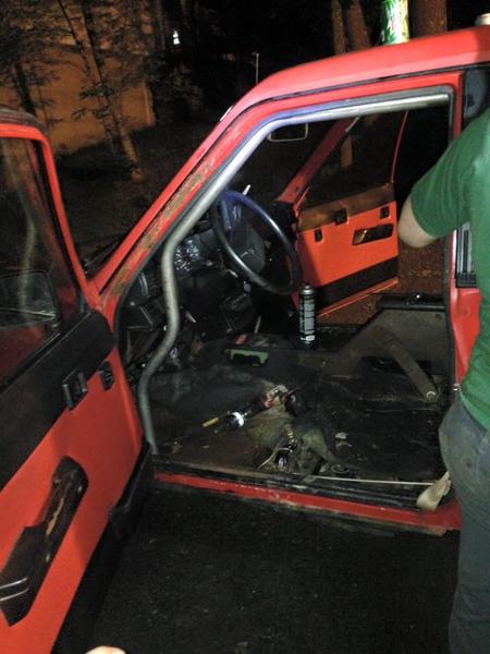 Starting the full roll cage to attach the body to the new frame