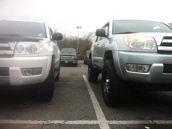 Stock 05' 4runner vs 05' 4runner 3/2 leveling kit