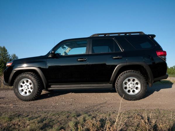Stock ride height with 265/70R17 Cooper Discoverer STT's (July 2010)