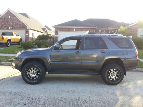 Supreme Suspension 3/2 leveling kit installed with 17" KMC Hoss wheels and Yokohama Geolander AT's @ 265/70
