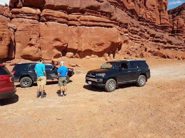 Talking 4runners on Potash Rd/Shafer Switchback Canyonlands NP