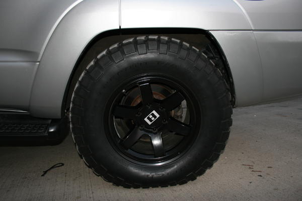 the 305/65-17 KM2s tuck nicely