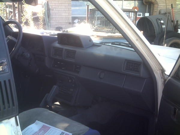 the dash has no cracks :)
