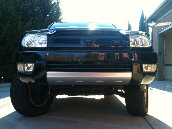 The Front with blacked out Toyota symbol and V8