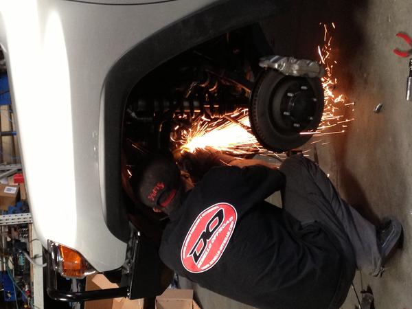 The guys at Demillo offroad assisted with the heavy lifting.