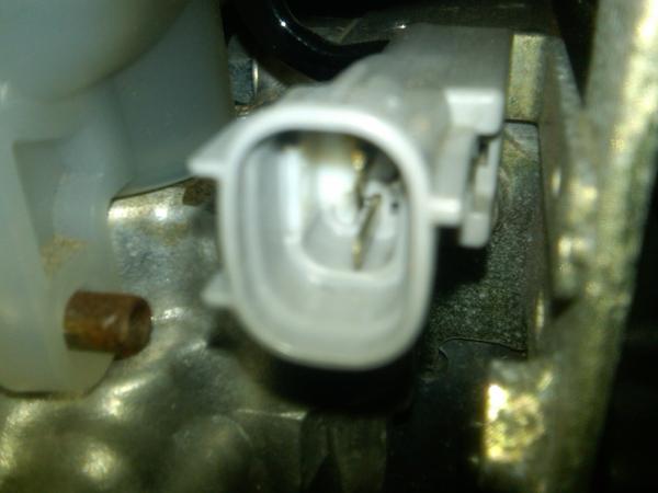 The trimmed connector will be crimped to fit very tightly onto one of the two posts in this connector *USE BOTH HERE AS WELL*