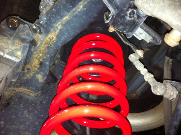 This shows the top rubber holder that came with the GX470 kit, but was ultimately replaced with the stock 4runner bumpstop.