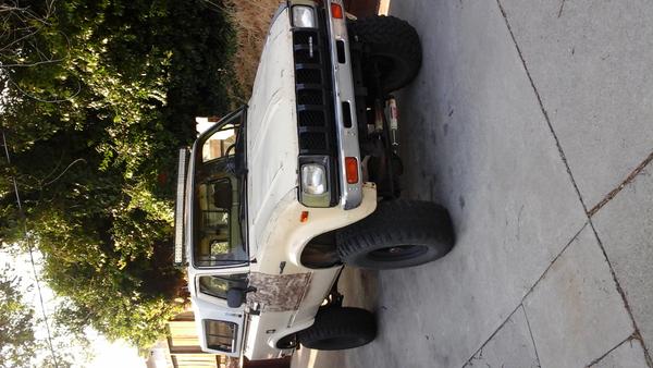 Traded my 86 4runner for this 83 short bed with a 22re conversation with dual cases