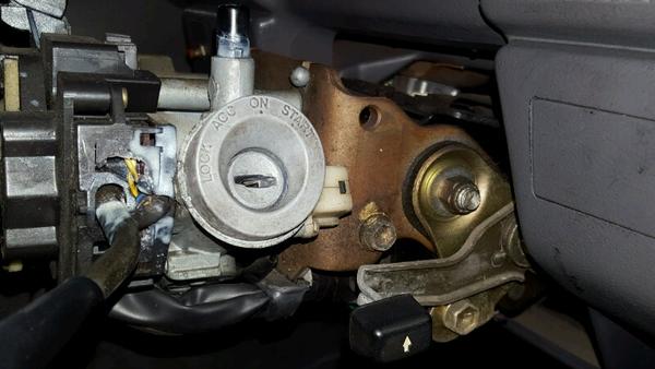 upper steering column, ignition switch side