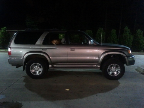 Victory drive for a soda after installing the lift. I got a bit more lift than I had expected, this is with the collars flush with the bottom of the t